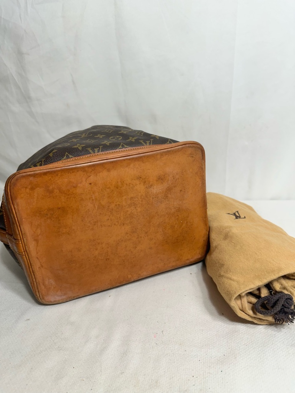 Louis Vuitton Shoulder Bag - Picture 7 of 11
